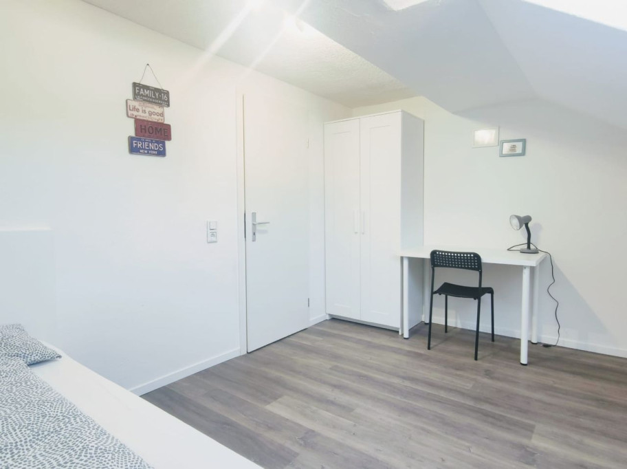 Cozy room in a student flatshare