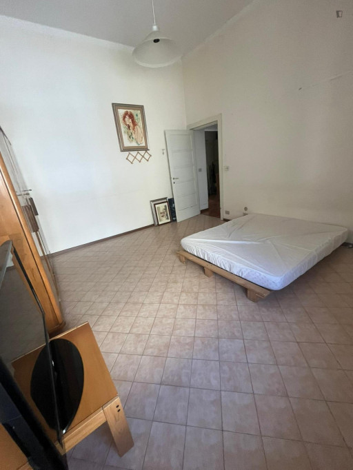 Double bedroom in 4-bedroom apartment - Sassari - chambre - ImmoJeune