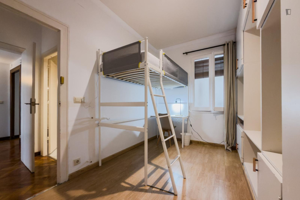 Pleasant single bedroom in Sants - Barcelone - chambre - ImmoJeune