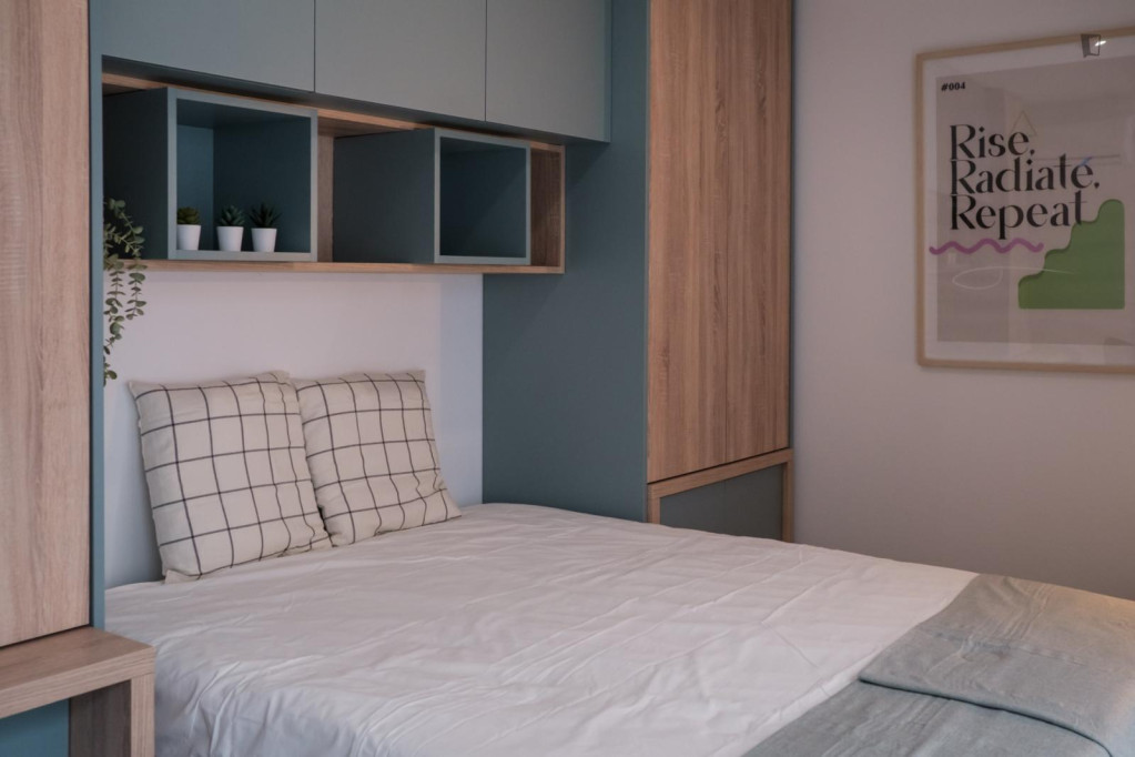 Nice bedroom with a bathroom and kitchenette - Porto - chambre - ImmoJeune