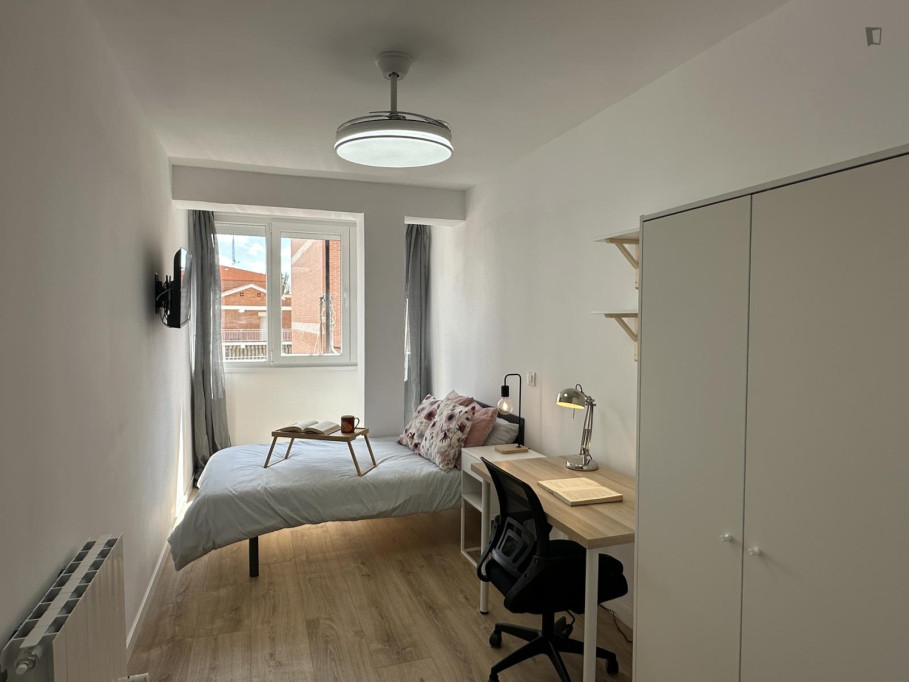 Lovely single bedroom in Vista Alegre - Madrid - chambre - ImmoJeune