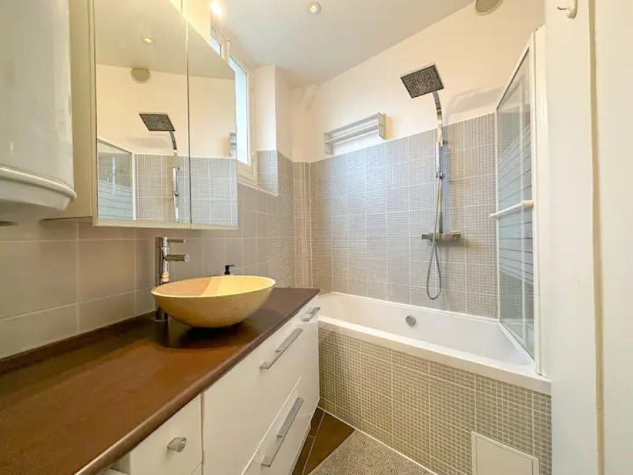 Elegant Private Room in the 15th Arrondissement