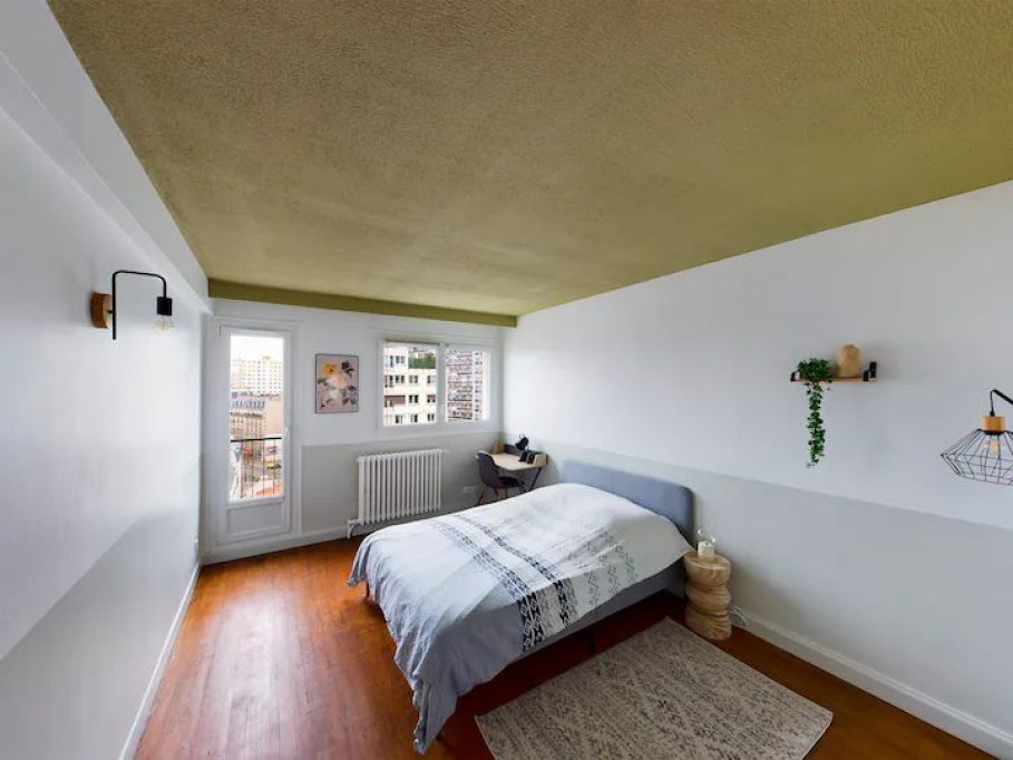Stylish Private Room with Balcony in Paris 14th