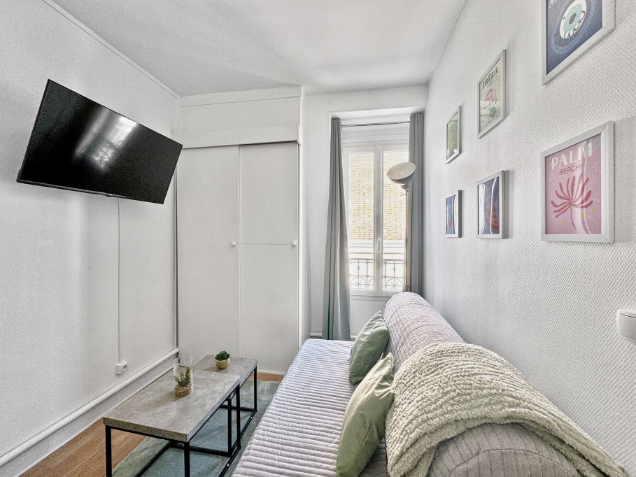 Studio Cozy 2P - Facing Arc Triomphe