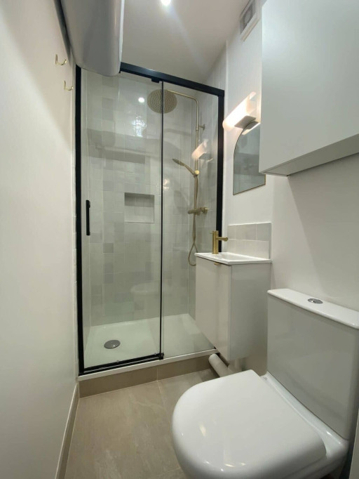 On the 2nd floor of a quiet and well-maintained condominium, this beautiful 13m2 studio is fully equipped and furnished.