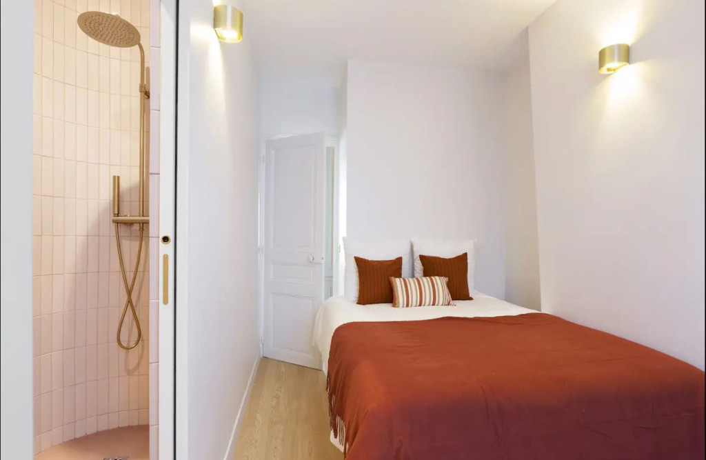 Elegant 100sqm Two Bedrooms in Marais
