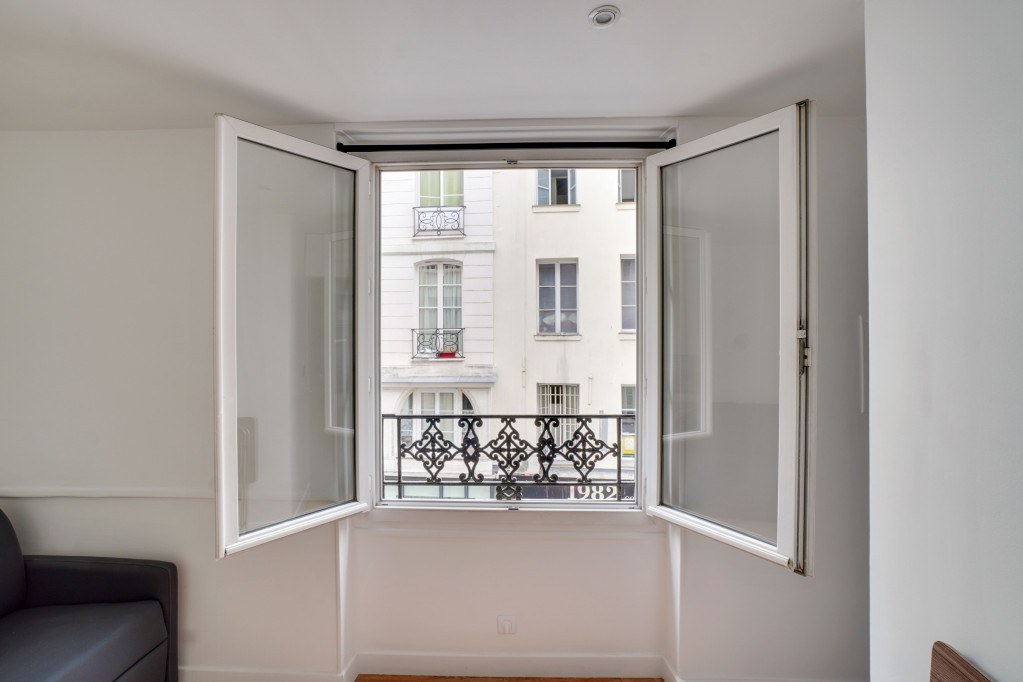 Renovated studio in the heart of Paris in Montorgeuil between Marais and Opéra.