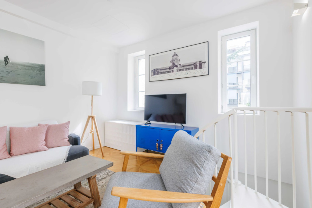 Stunning 47m2 Triplex Apartment on the Ground Floor with Courtyard View