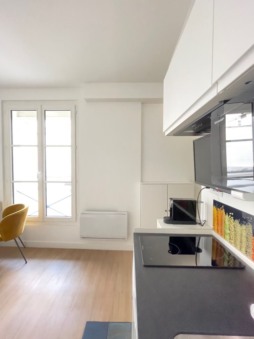 CHARMING FURNISHED STUDIO