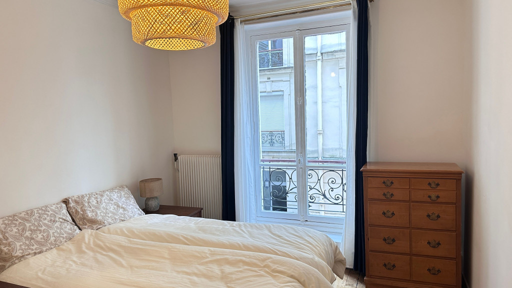 Charming 2-Bedroom Apartment on Rue des Martyrs – Heart of Paris