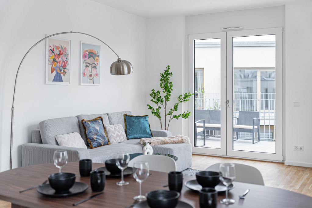 Fashionable 4-Room Apartment ART DECÓ I Balcony I Family-friendly I next to Mercedes & US Army I Kitchen I Home Office