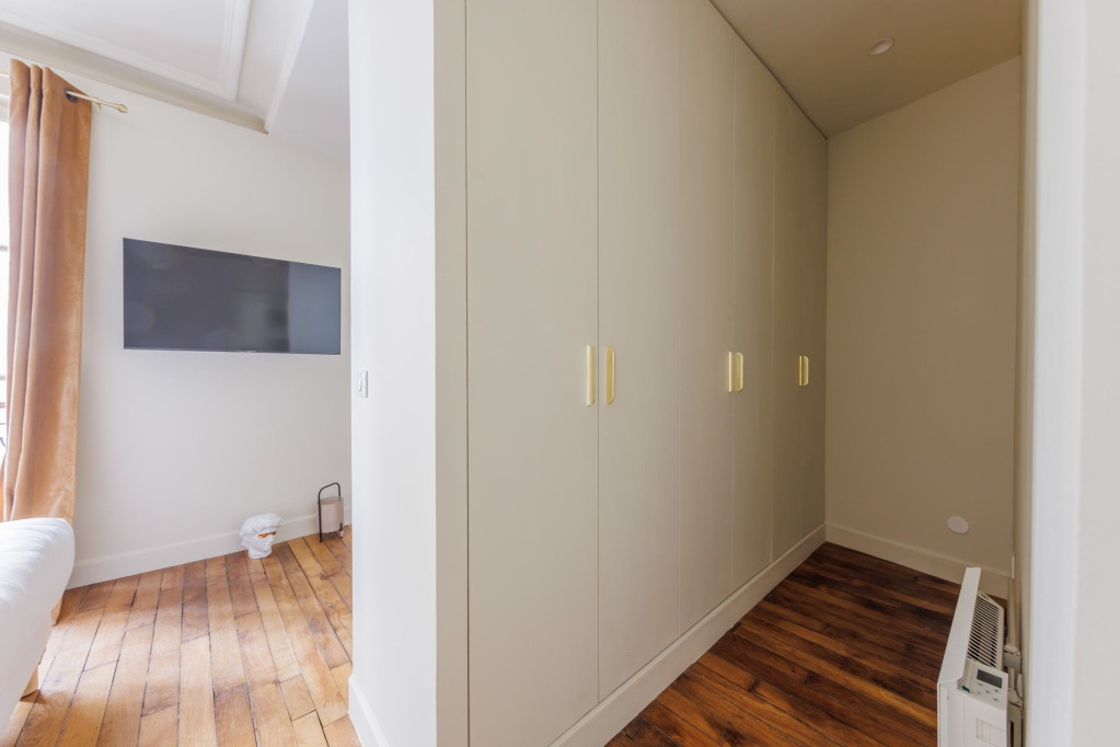 Gorgeous 60m² 1st Floor Apartment: Modern Comfort and Amenities