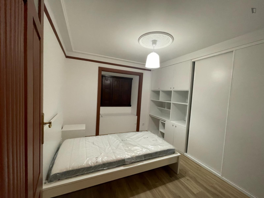 Great single bedroom close to Penedo da Saudade - Coimbra - chambre - ImmoJeune