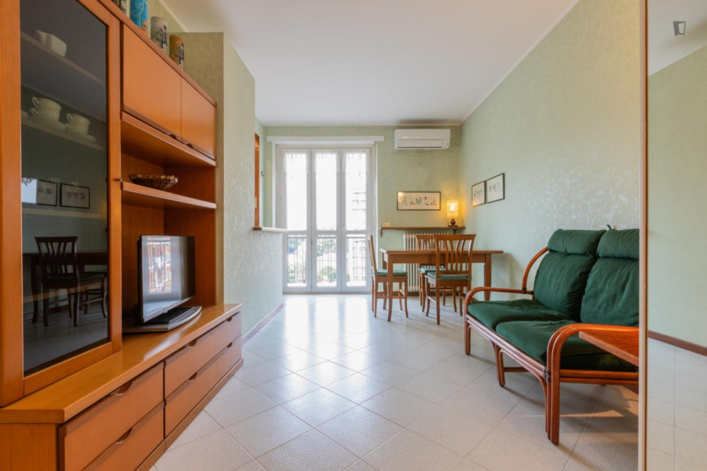 Lovely 2 Bedroom Apartment in Turin - Turin - chambre - ImmoJeune