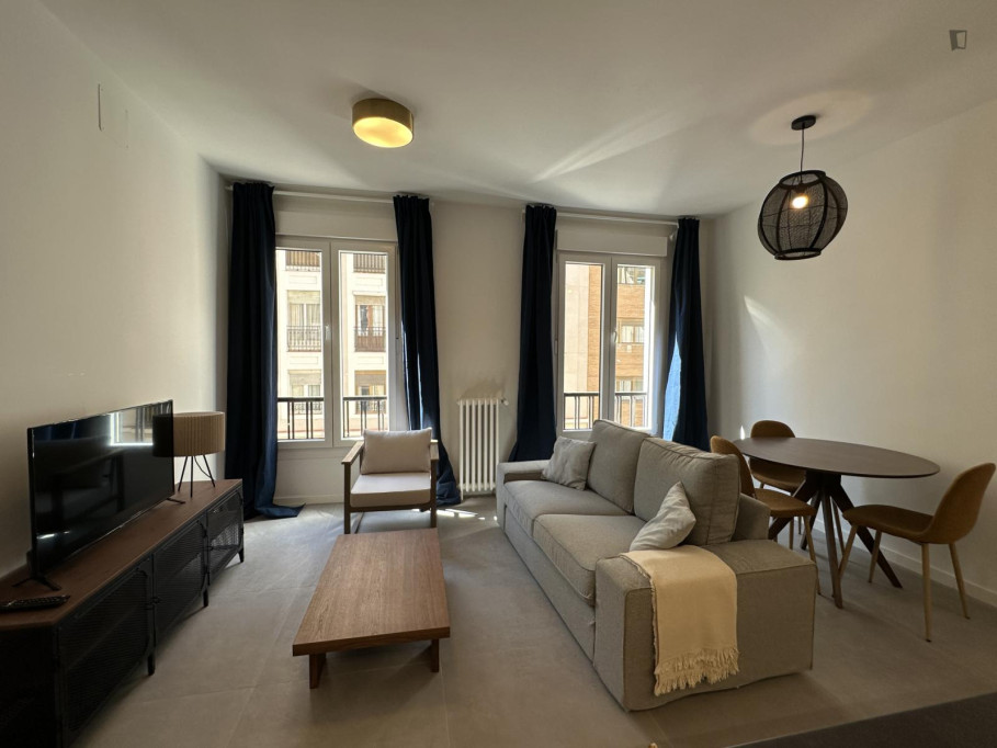 Lovely 3 bedroom apartment in Rios Rosas - Madrid - chambre - ImmoJeune