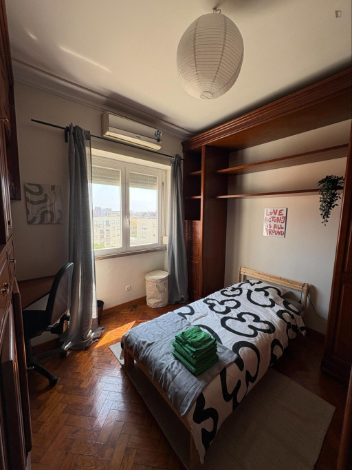 Cozy Single Bedroom close to Penha de França Library - Lisbonne - chambre - ImmoJeune