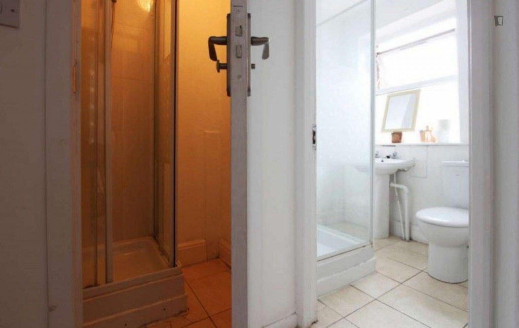 Single room close to City University London - London - chambre - ImmoJeune