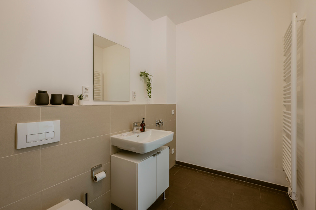 Luxury 3-room Apartment I Roofed Balcony I Family friendly I next to Mercedes I Stuttgart I Kitchen I Home Office