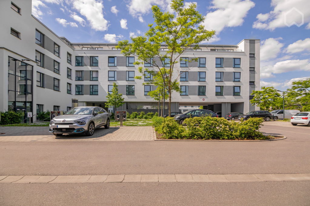 With kitchen - Great Studio with good transport links