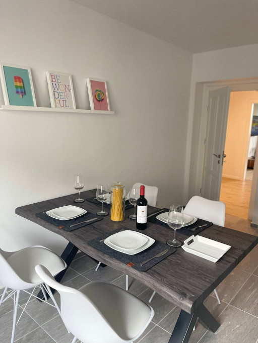 modern*zentral*Netflix*Nespresso*workingspace