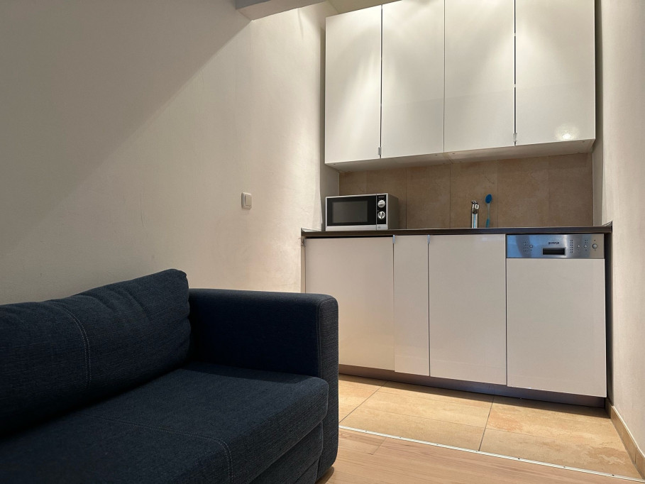 Quiet, pretty home in excellent location