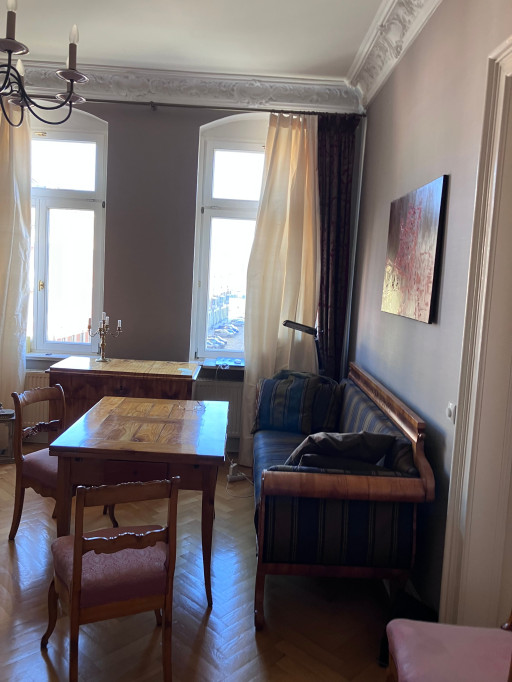 Fully usable flat 2km from the city centre, and the university hospital and classic, chic, comfortable,