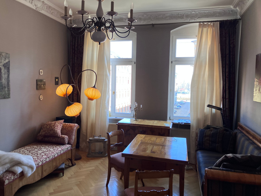 Fully usable flat 2km from the city centre, and the university hospital and classic, chic, comfortable,