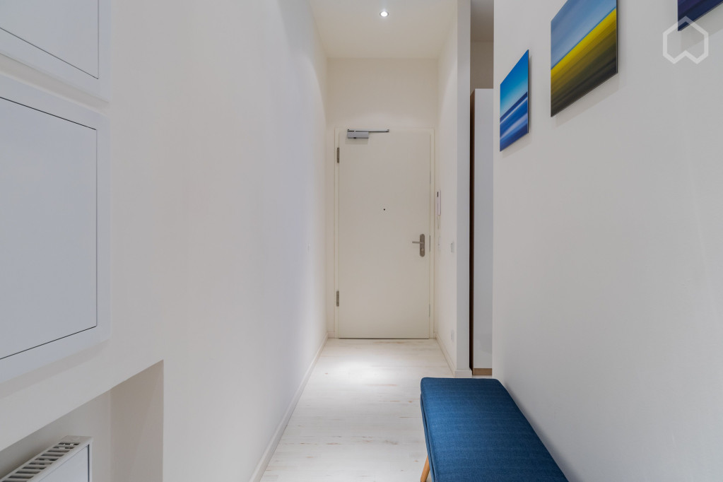 Bright apartment (Charlottenburg)