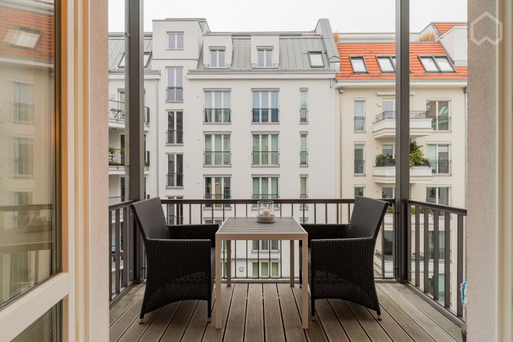 Bright apartment (Charlottenburg)