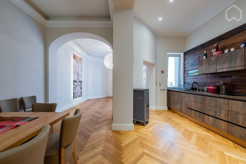 Luxury Apartment in Berlin Olivaer Platz