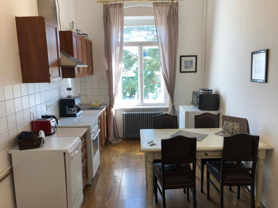 5 Room Maisonette in historical villa.