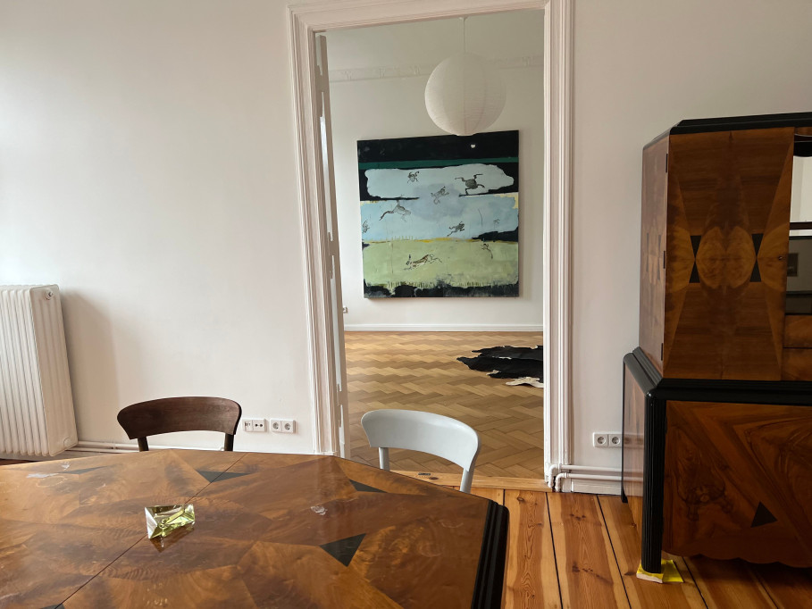 Beautiful light-flooded three-room apartment in an old building, freshly renovated