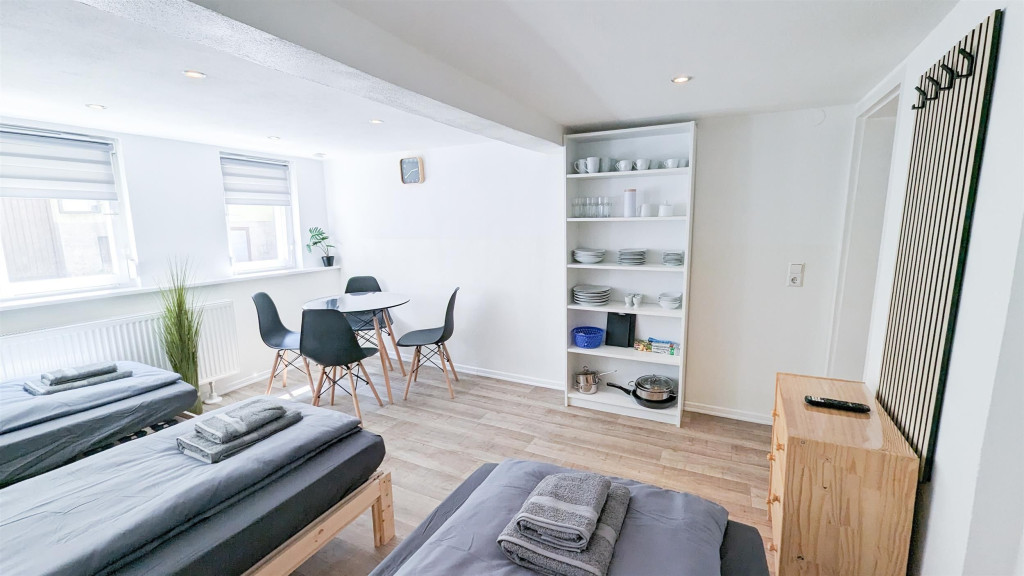 ALFA LB City 3 rooms 5 Beds Kitchen Netflix INET
