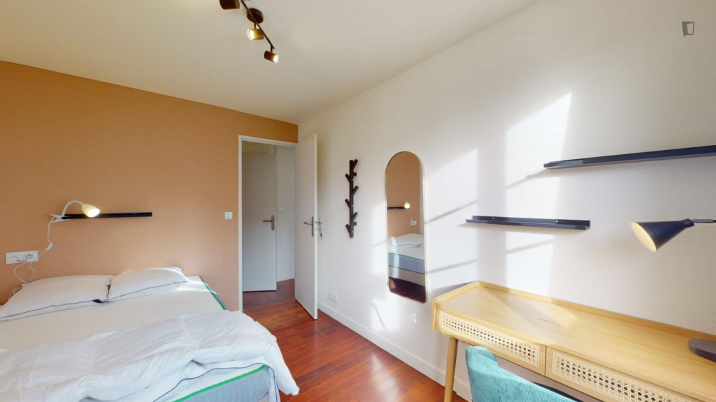 Luminous double bedroom in Lille-Centre