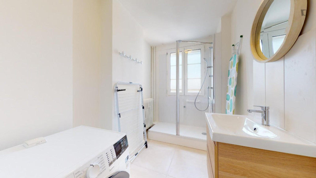 Homely double bedroom in the heart of Lille