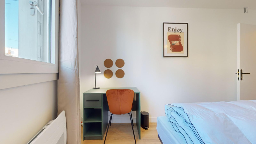 Graceful double bedroom in Monluc