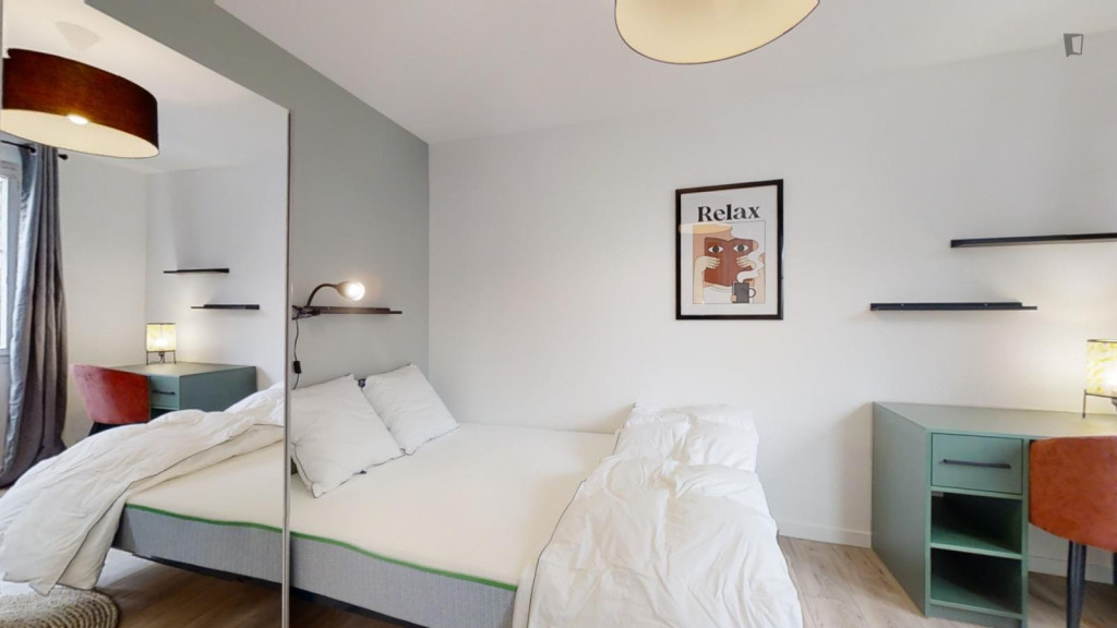 Interestimg double bedroom near Faculté de Médecine