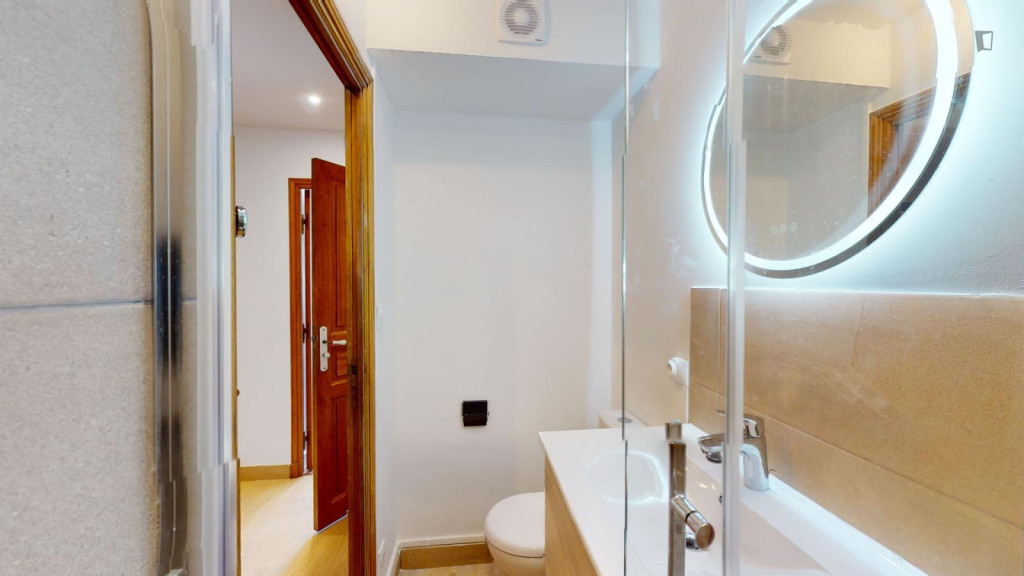 Snug double bedroom near the Part Dieu train station