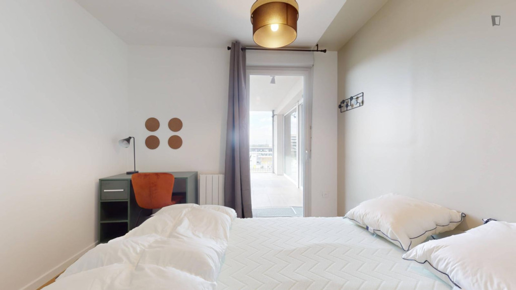 Sublime double bedroom in Nanterre