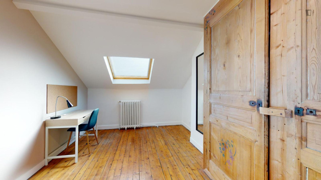 Large double bedroom in Noisy-le-Sec