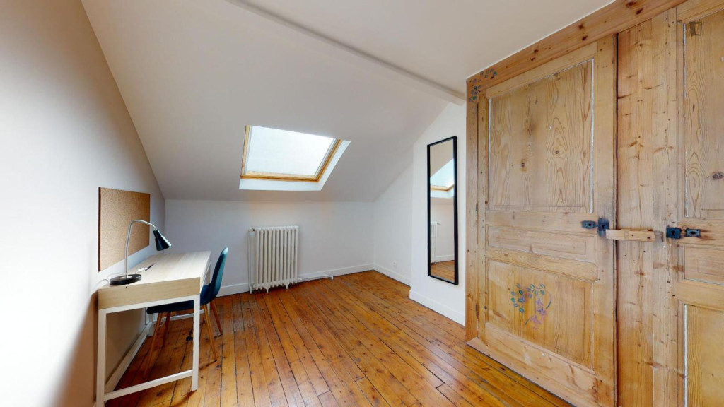 Large double bedroom in Noisy-le-Sec