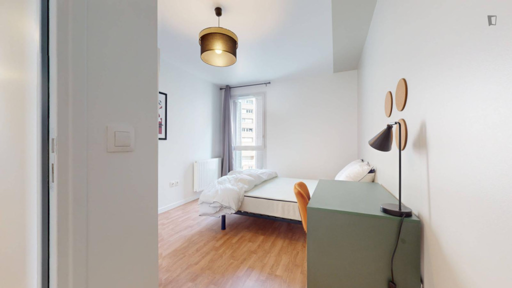 Luminous double bedroom near Université Paris Nanterre