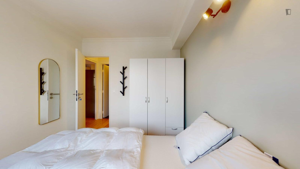 Very nice double bedroom in Villemomble