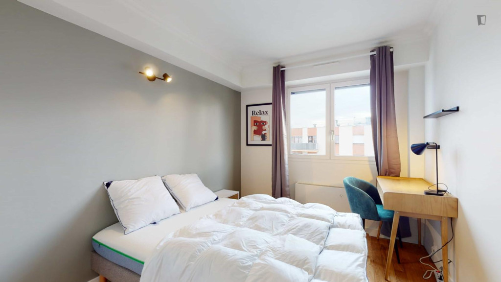 Very nice double bedroom in Villemomble