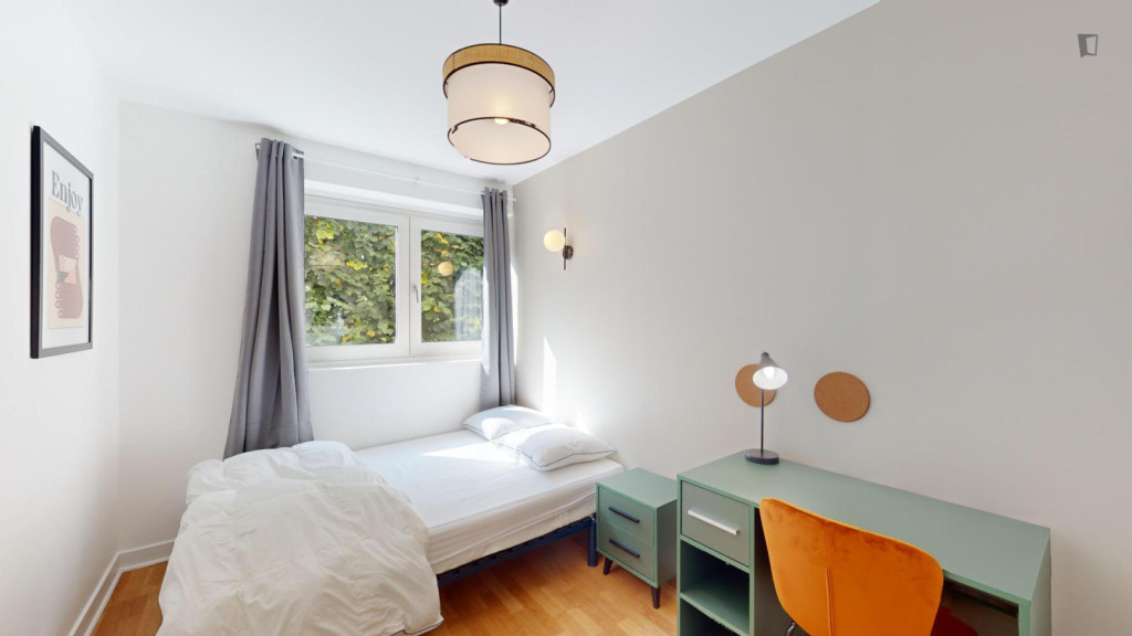 Luminous double bedroom in Montrouge