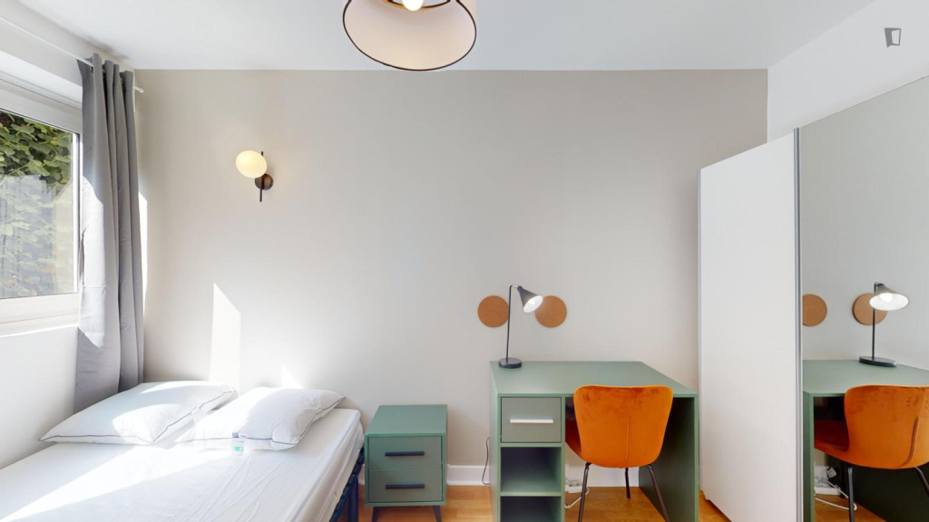 Luminous double bedroom in Montrouge