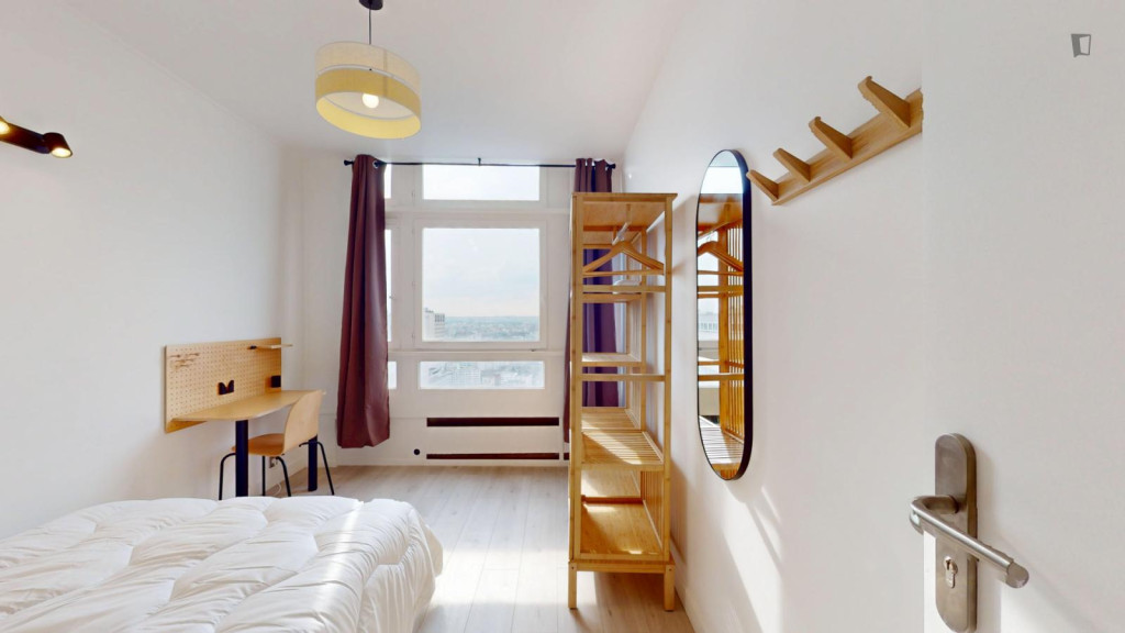 Comfortable double bedroom in 13th arrondissement