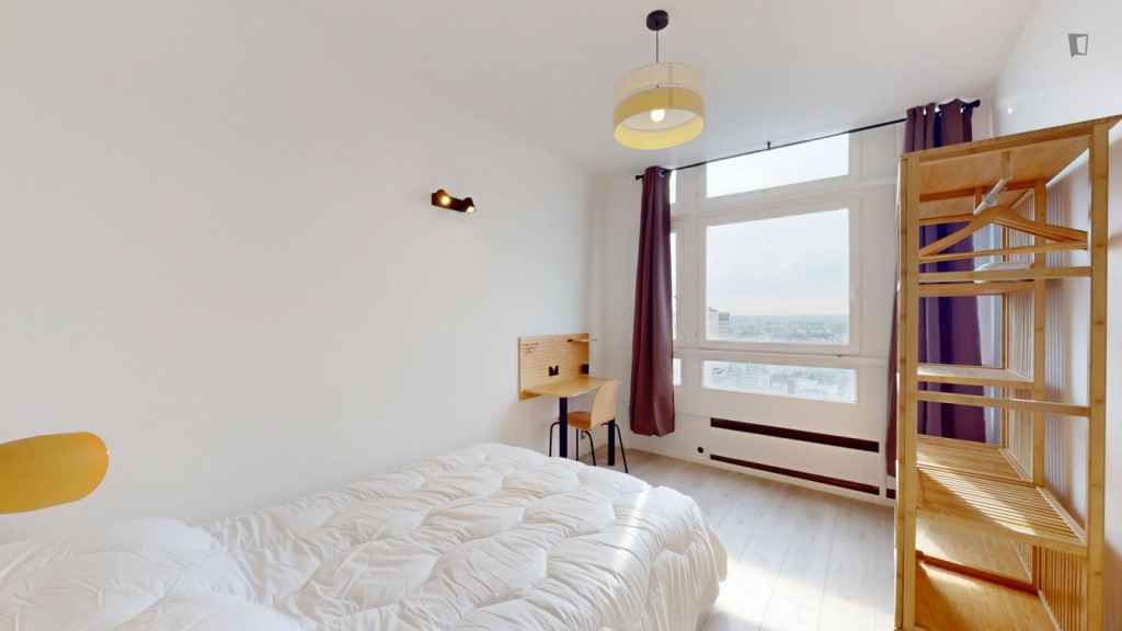 Comfortable double bedroom in 13th arrondissement