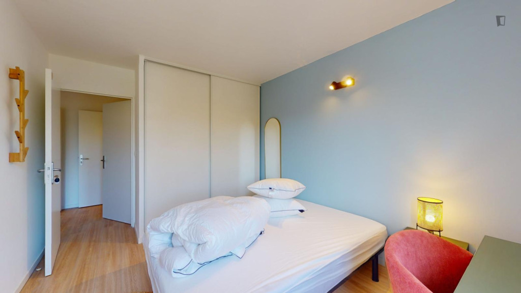 Nice double bedroom in Belle-de-Mai