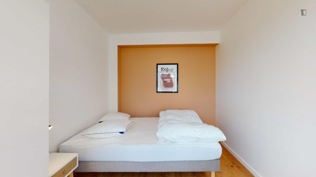 Very cosy double bedroom in Préfecture